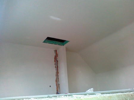 mijn " witte " speelzolder en het trapgat naar de bergzolder 