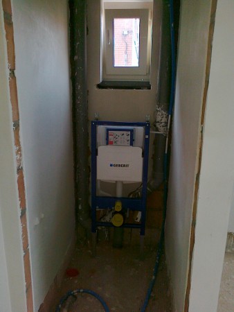 het toilet op het gelijkvloers